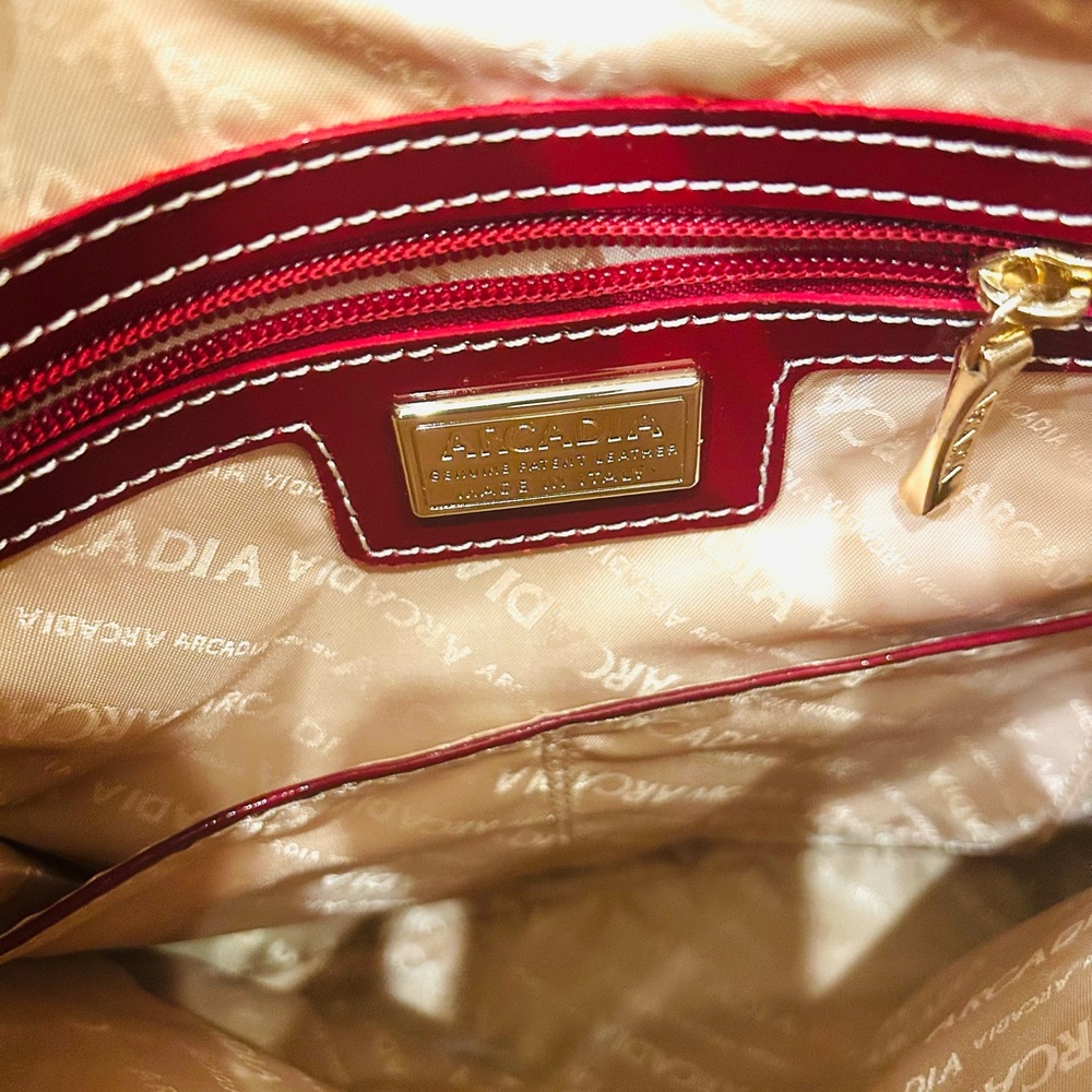 🇮🇹 MINT CONDITION ARCADIA BAG! 🇮🇹 GORGEOUS RED PATENT EMBOSSED BAG - Picture 9 of 11